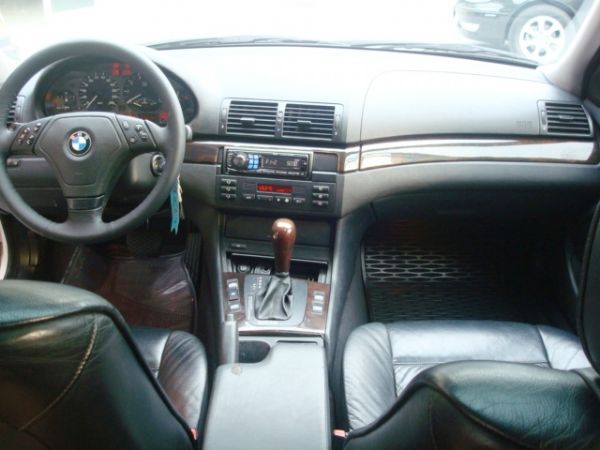 BMW 320I 1998年 2.0白 照片4