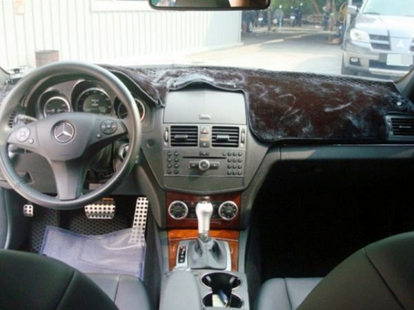 Benz C300 2010年 3.0白 照片4