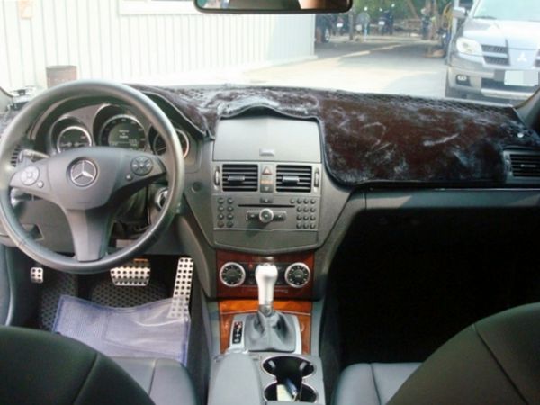 Benz C300 2010年 3.0白 照片4