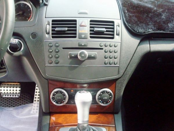 Benz C300 2010年 3.0白 照片8