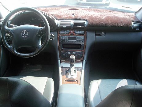 Benz C240 2002年 2.6白 照片4