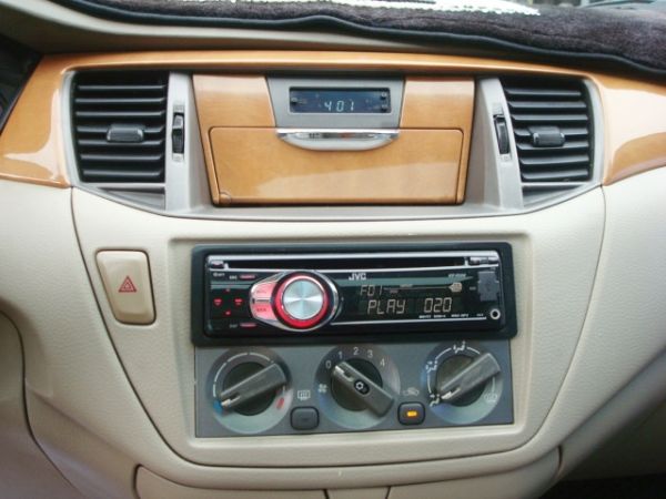 三菱 LANCER 2004年1.6白 照片8