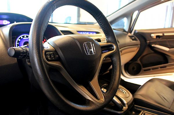 09 HONDA CIVIC1.8 白色 照片9