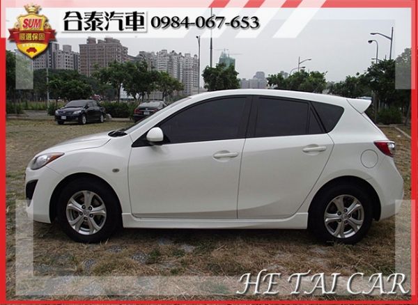 2010年MAZDA3 5D白色2.0 照片3