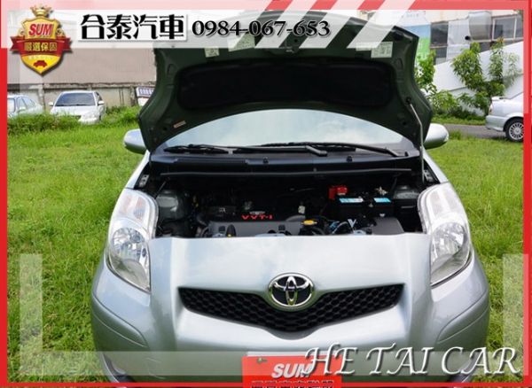  2010年Toyota Yaris 灰 照片8