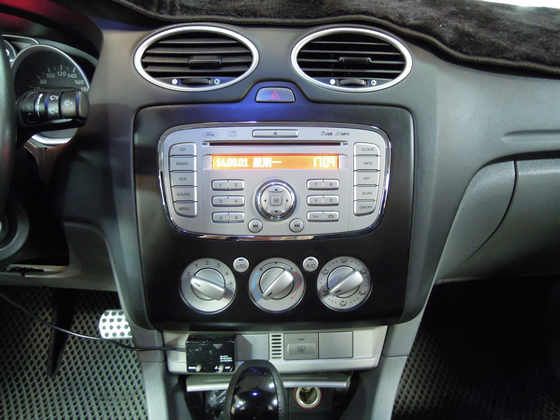 Ford 福特 Focus 1.8 照片4