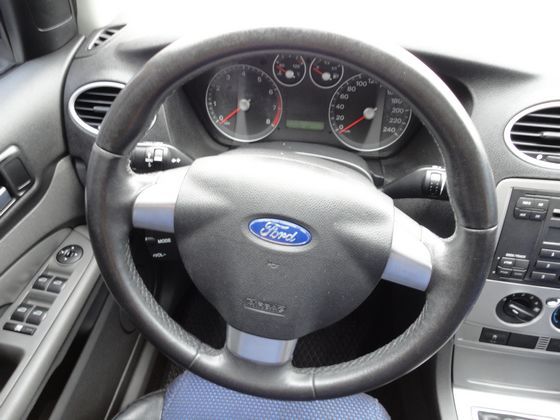 Ford 福特 Focus 2.0  照片5