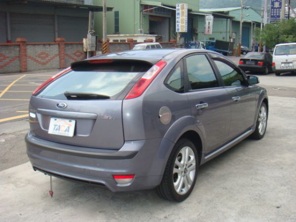 FORD FOCUS 2.0S 照片2