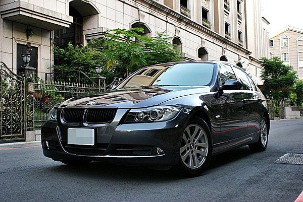 BMW E90 320I 總代理 照片3