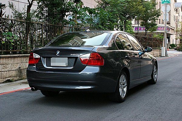 BMW E90 320I 總代理 照片4