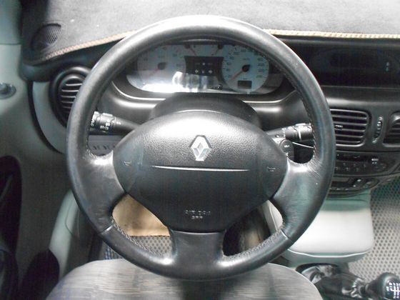 Renault 雷諾 RX4  照片5