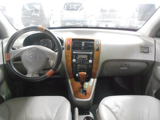 Hyundai 現代 Tucson汽油  照片2