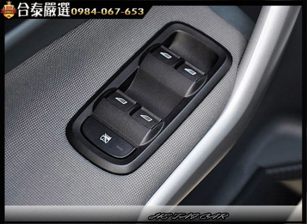  2011年 Ford Fiesta 白 照片6