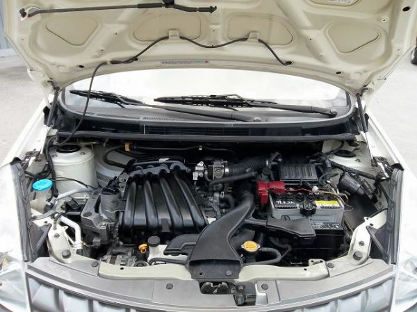 日產 LIVINA 08年 1.6白 照片7