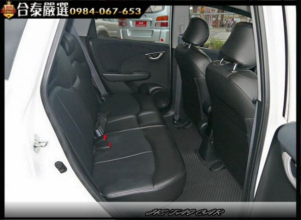  2011年 Ford Fiesta 白 照片4