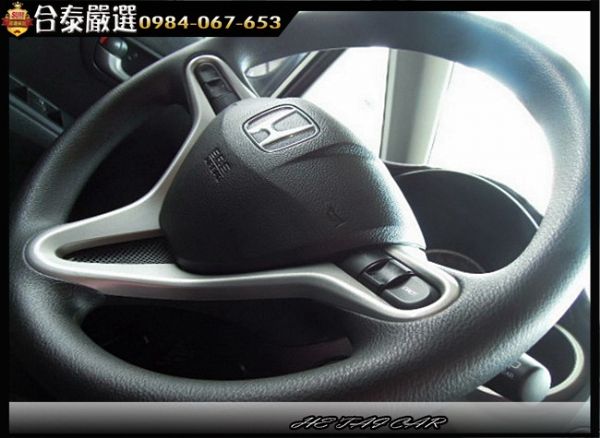  2011年 Ford Fiesta 白 照片6