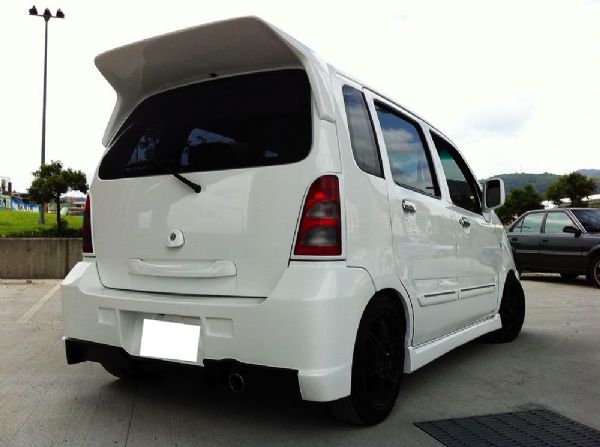 SOLIO VIP空力套件 轎車版 照片3