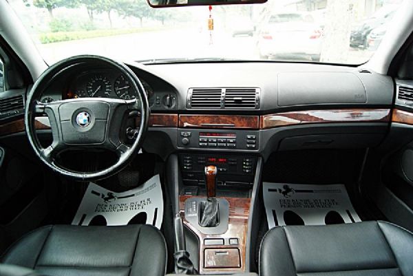 BMW 寶馬 520i  照片3