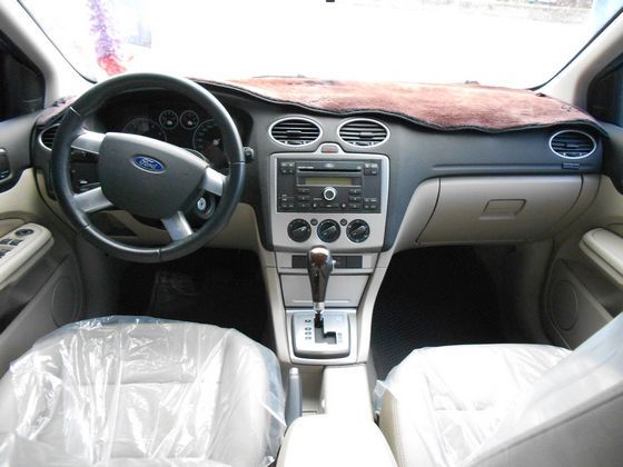 Ford 福特 Focus 1.8  照片2