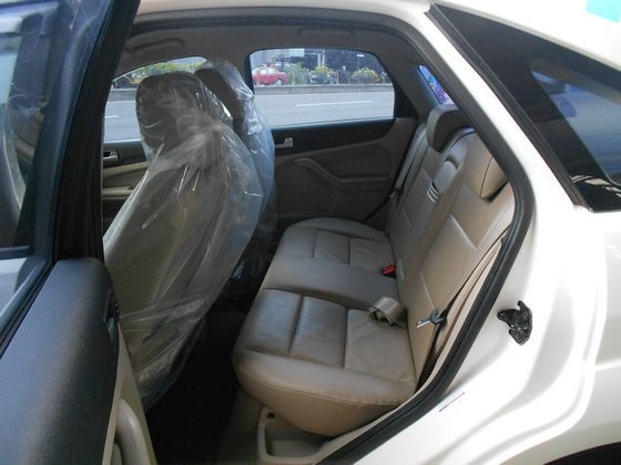 Ford 福特 Focus 1.8  照片4