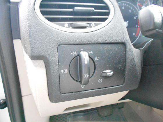 Ford 福特 Focus 1.8  照片8
