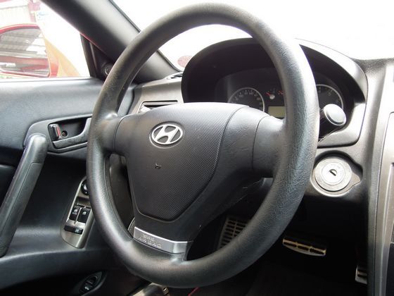 Hyundai 現代 Coupe 照片3