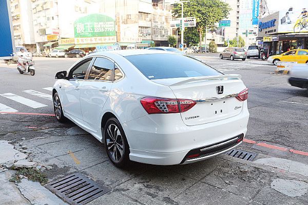 品皇 2013年 納智捷 5sedan 照片4