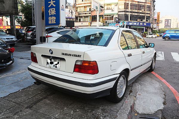 品皇 1994年 BMW 325 照片3