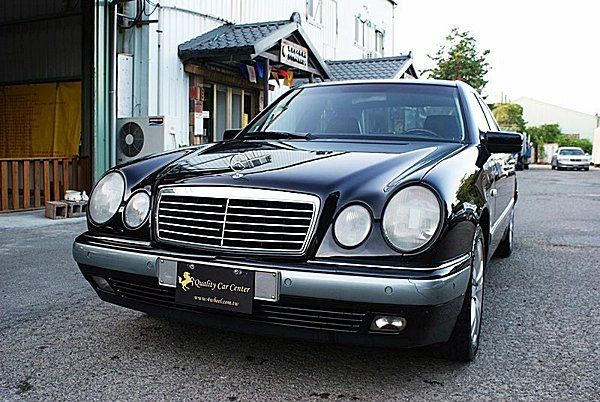 賓士 BENZ E240 2.4 照片3