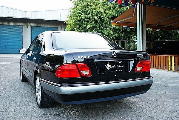 賓士 BENZ E240 2.4 照片4