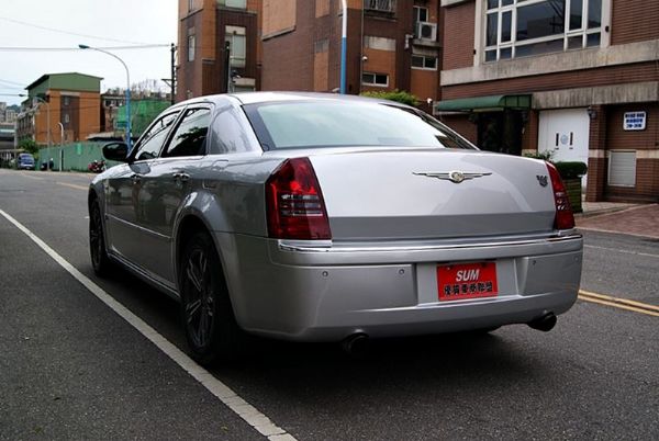 CHRYSLER 克萊斯勒 300C 照片2