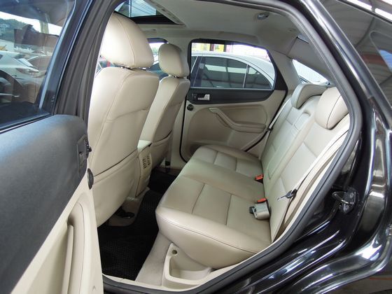 Ford 福特 Focus 1.8  照片4