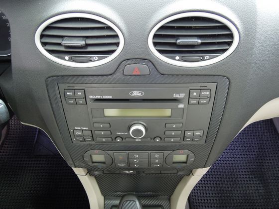 Ford 福特 Focus 1.8  照片7