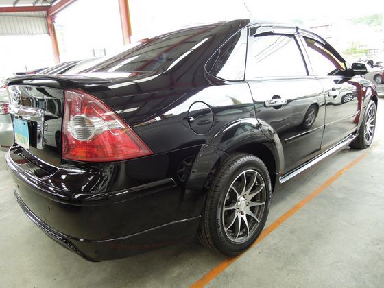 Ford 福特 Focus 1.8  照片10