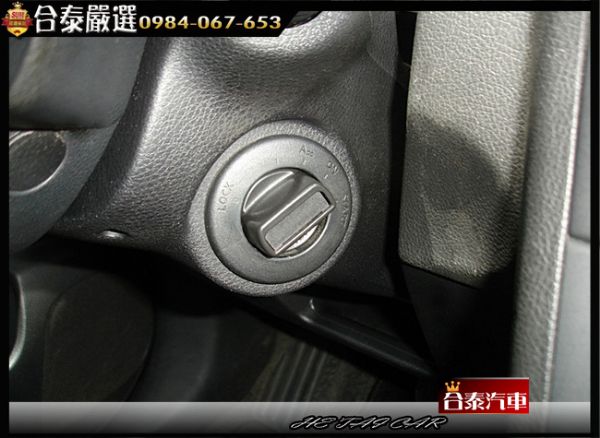 2006年 Nissan Tiida 銀 照片8