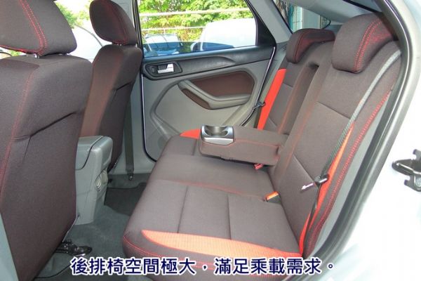 FORD FOCUS 照片5