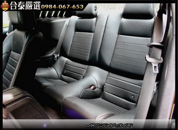 2013 年Ford Mustang 黑 照片4