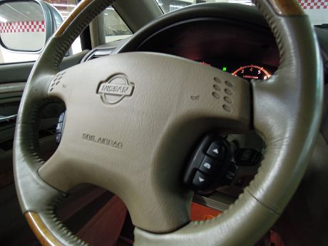 Nissan 日產 Serena QRV 照片3