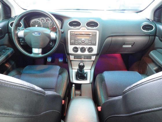 Ford 福特 Focus 2.0 照片2