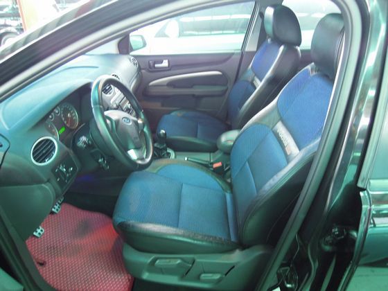 Ford 福特 Focus 2.0 照片3