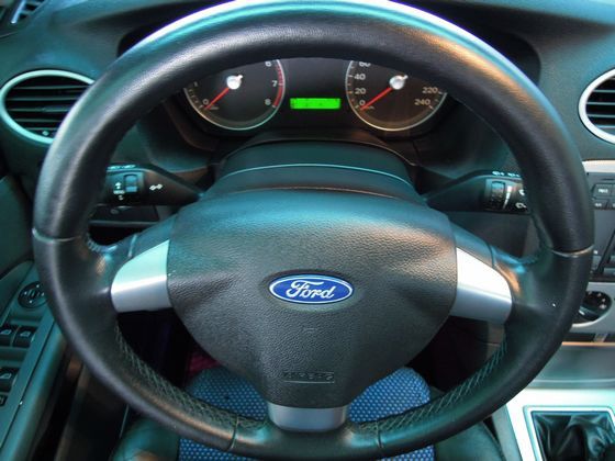 Ford 福特 Focus 2.0 照片5