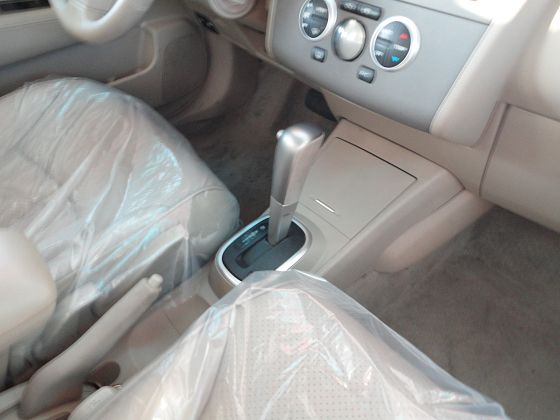 Nissan 日產 Tiida 照片5