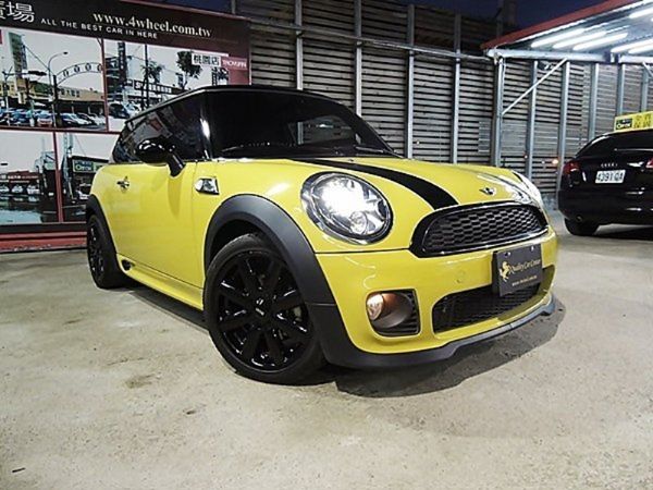 MINI COOPER JCW版 R56 照片1