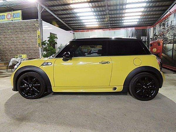 MINI COOPER JCW版 R56 照片4