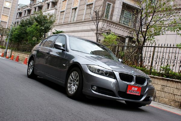 BMW E90 320I 小改款 照片1