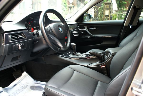 BMW E90 320I 小改款 照片4