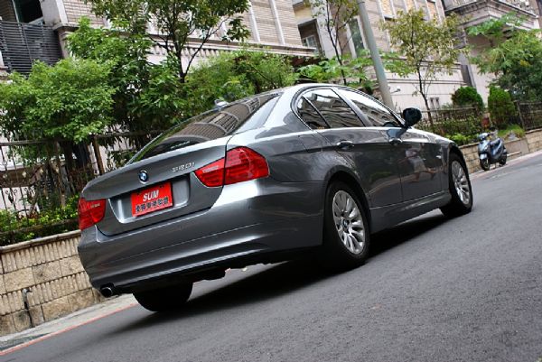 BMW E90 320I 小改款 照片9