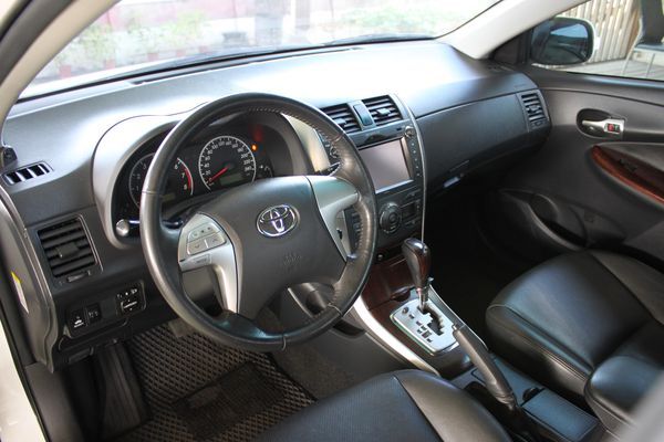 Toyota 豐田 Altis 1.8  照片3