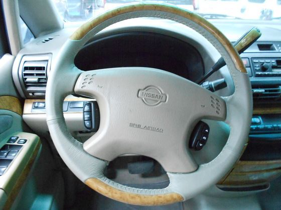 Nissan 日產 Serena QRV 照片6