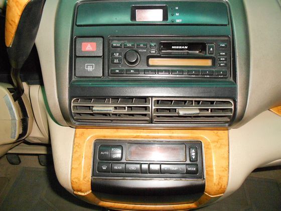 Nissan 日產 Serena QRV 照片7